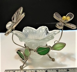 Decorative tea light holder with leaves 